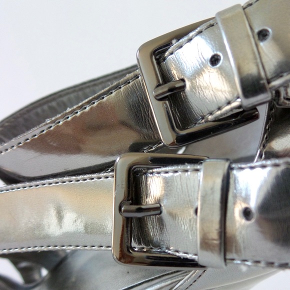 Guess by Marciano (Leather) - Picture 11 of 12